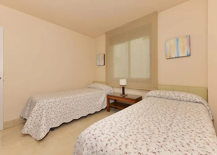 Apartamento De 2 Dormitorios En Torrox Costa